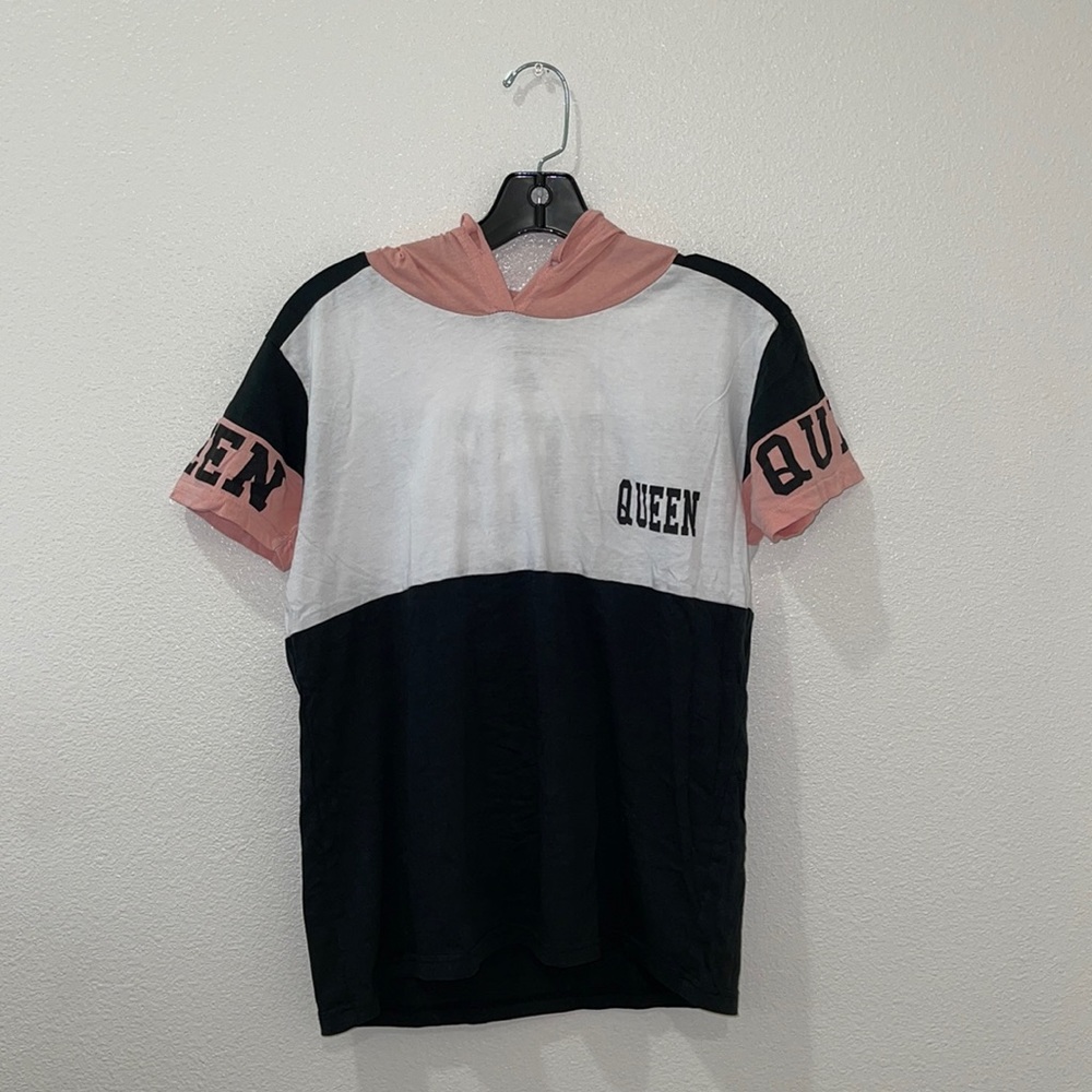 T-Shirt with hoodie